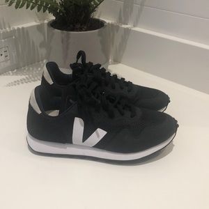 VEJA SDU Black Runner Style Sneaker 6